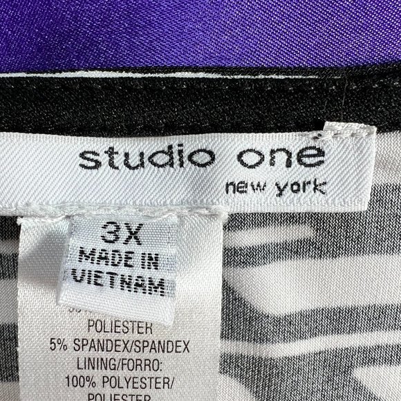 πStudio One Studio One V-Neckline 1/2 Sleeves PluPlus Size Soft Flowing Dress - Picture 11 of 15